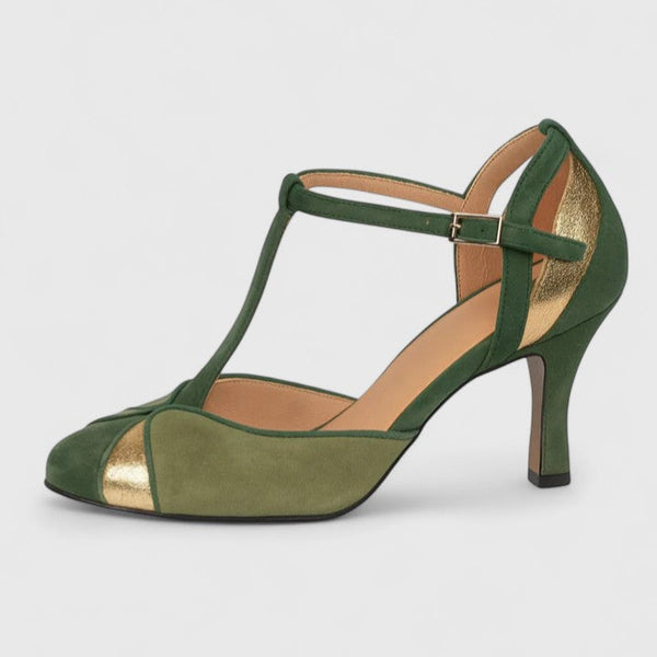 Contemporary Fit Coralise | Sophisticated Heels Look