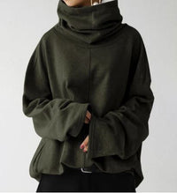 Iris | Long-Sleeve Turtleneck Sweatshirt with Pockets