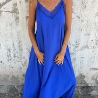 Carolina - Elegant Sleeveless Dress